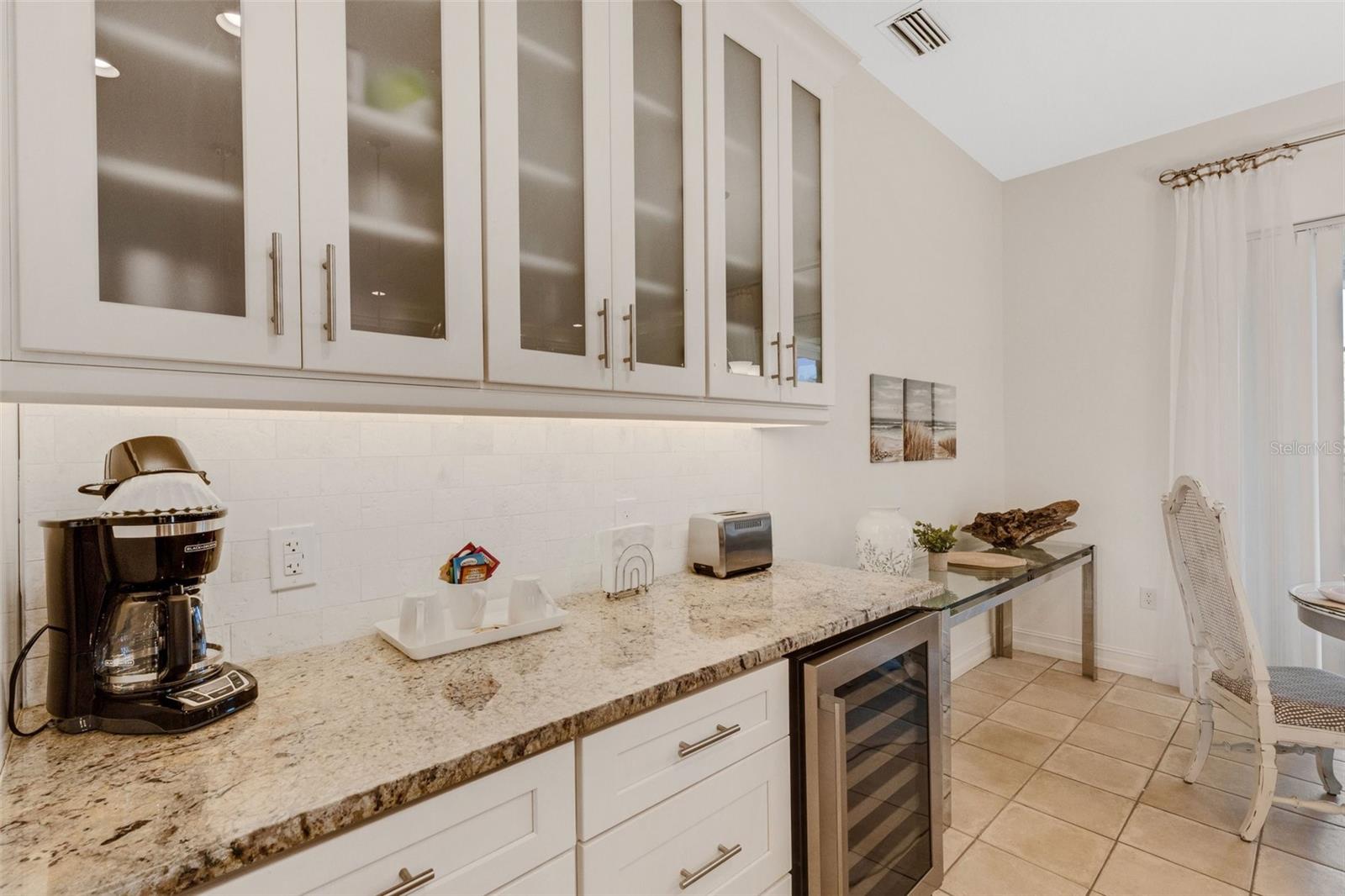 Image 16 of 52 For 4801 Edgemont Court