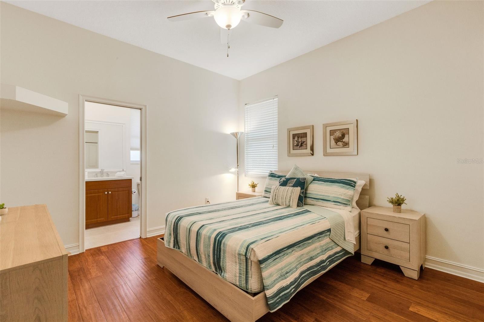 Image 25 of 52 For 4801 Edgemont Court