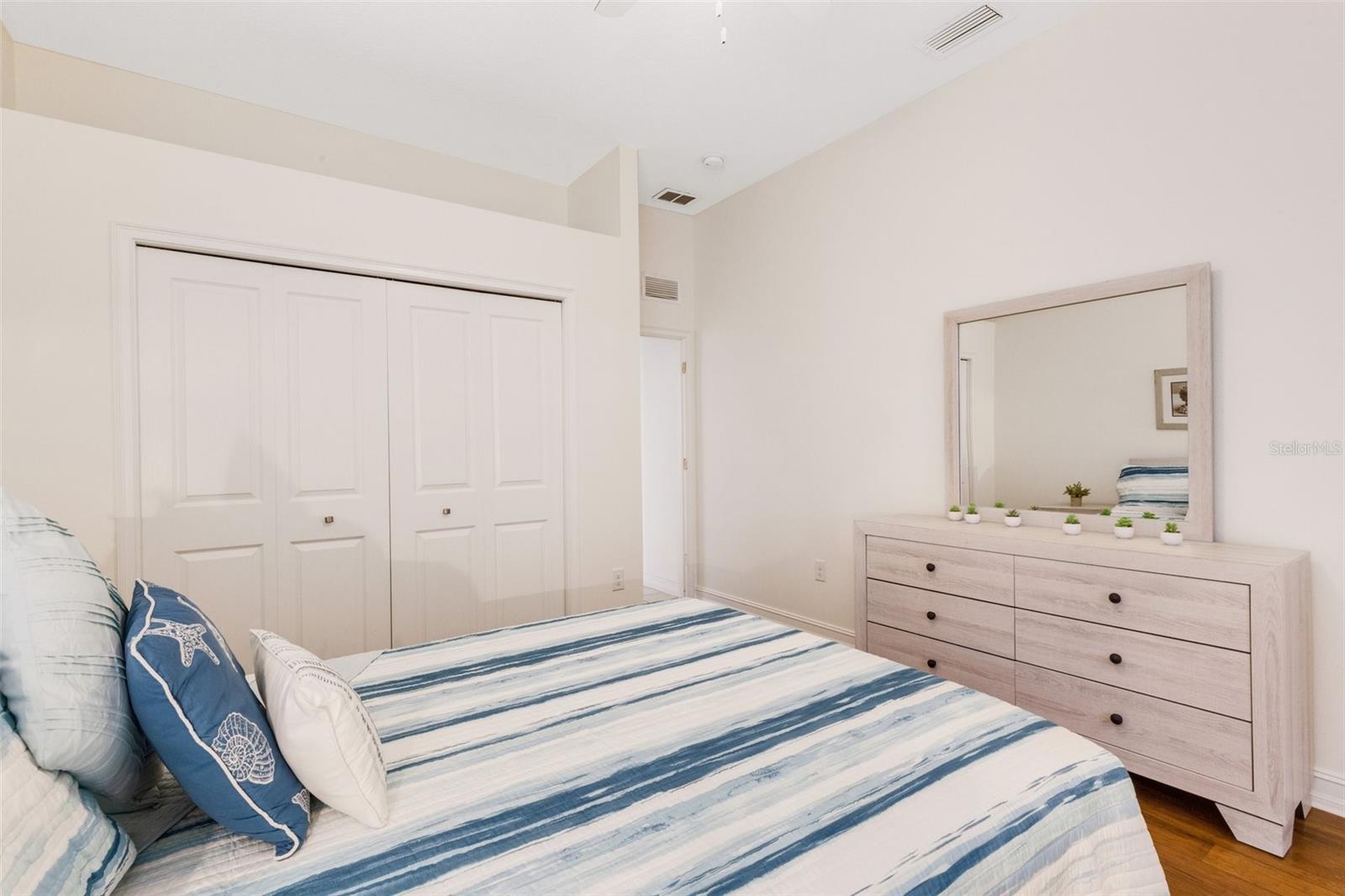 Image 27 of 52 For 4801 Edgemont Court