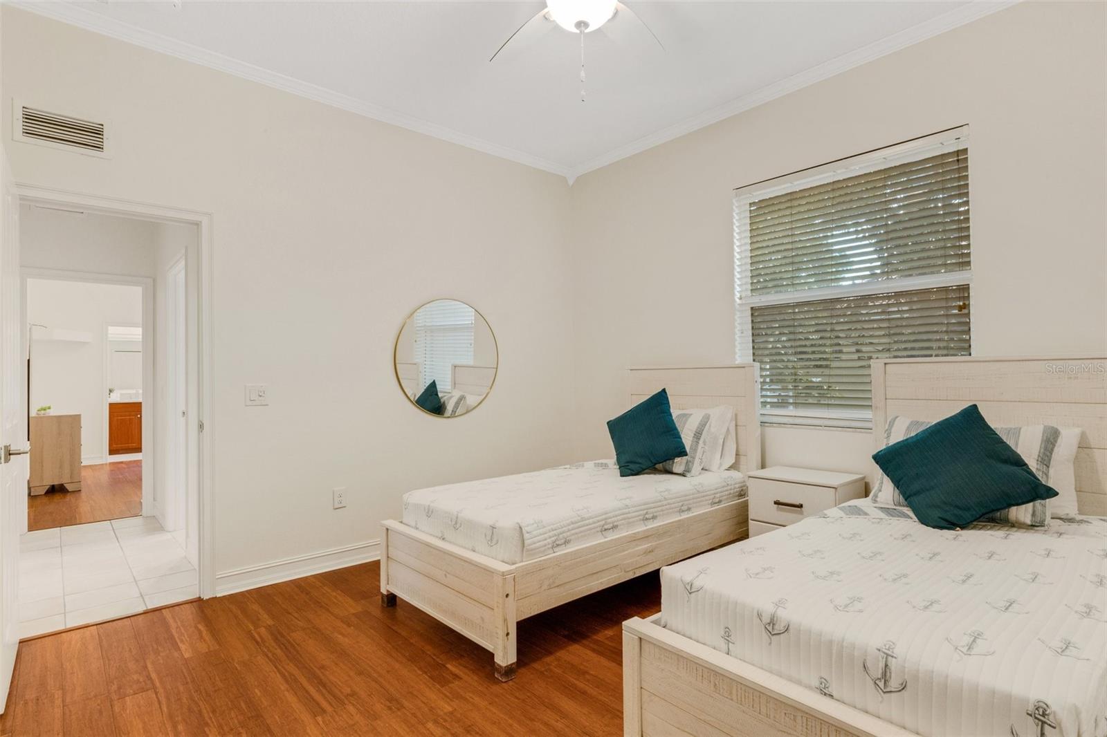 Image 33 of 52 For 4801 Edgemont Court