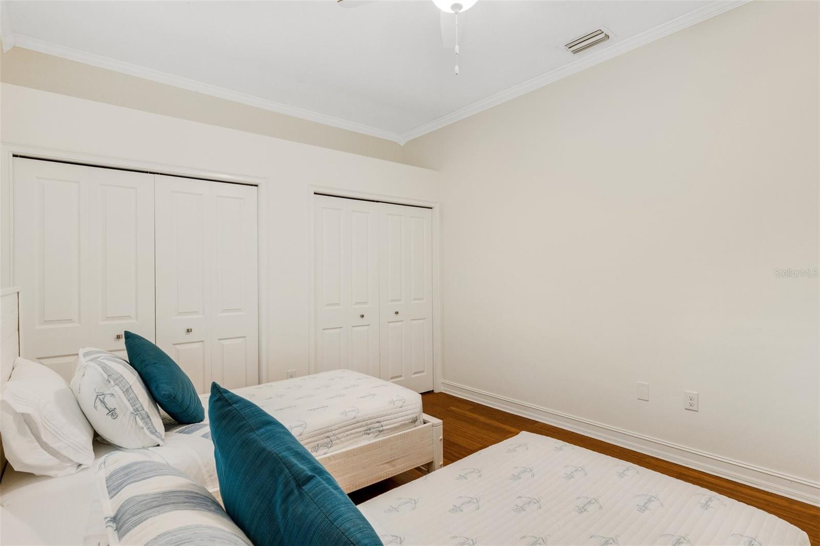 Image 35 of 52 For 4801 Edgemont Court