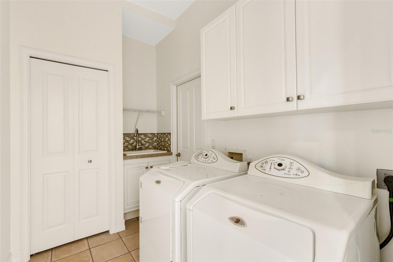 Image 39 of 52 For 4801 Edgemont Court