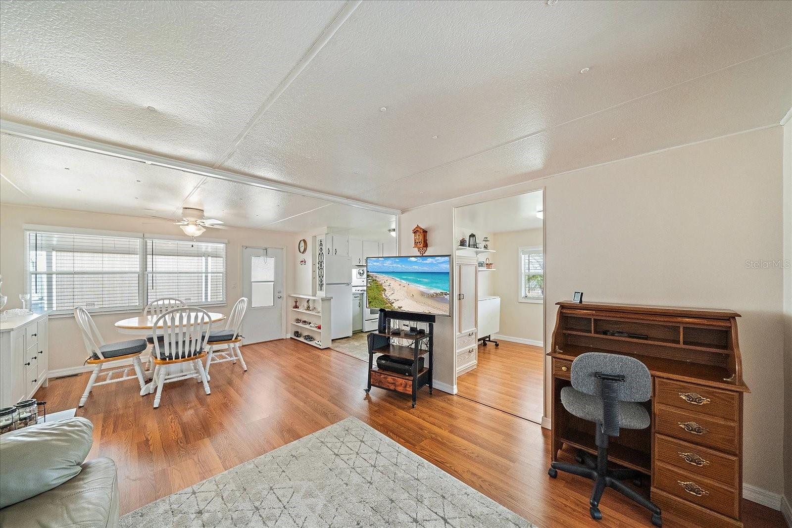 Image 9 of 31 For 49 Leisure Way