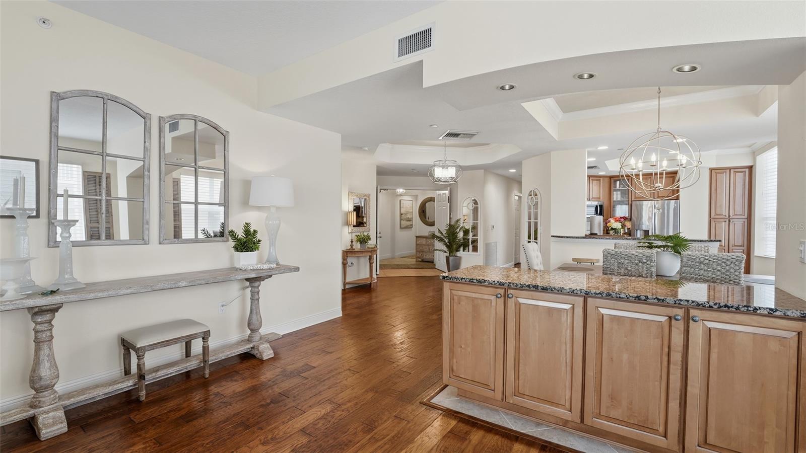 Image 19 of 98 For 6340 Watercrest Way 301