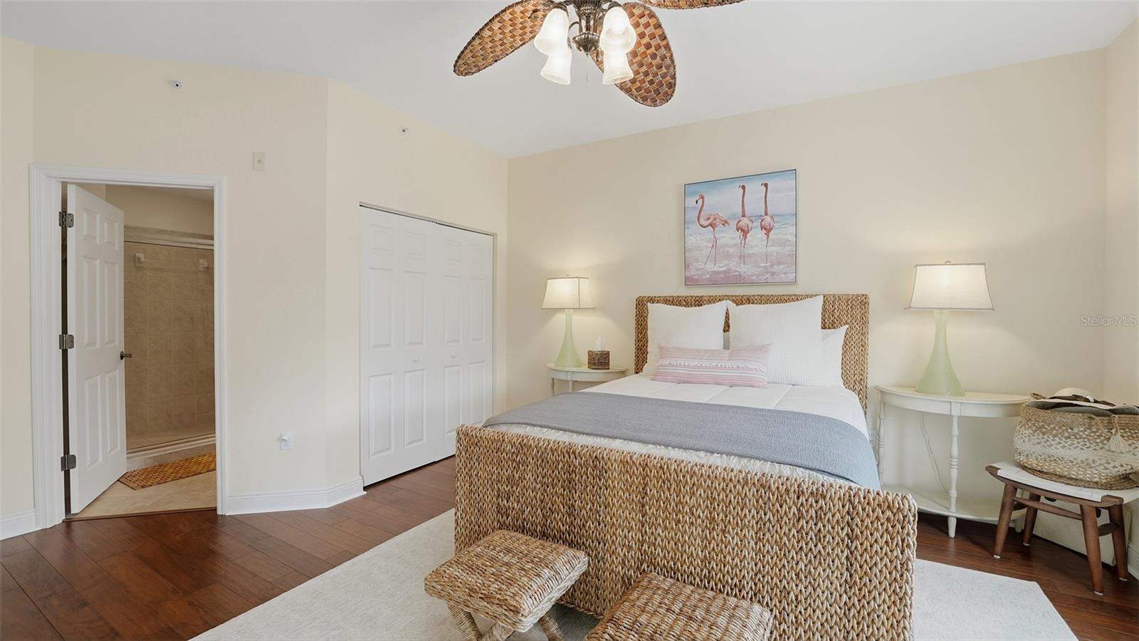 Image 39 of 98 For 6340 Watercrest Way 301