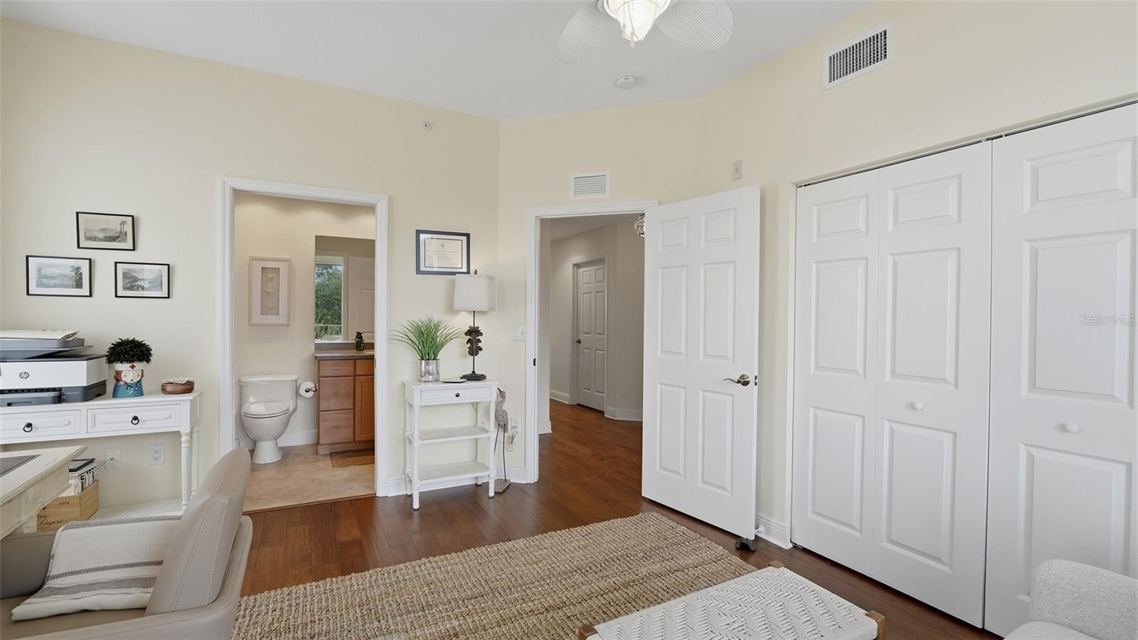 Image 41 of 98 For 6340 Watercrest Way 301