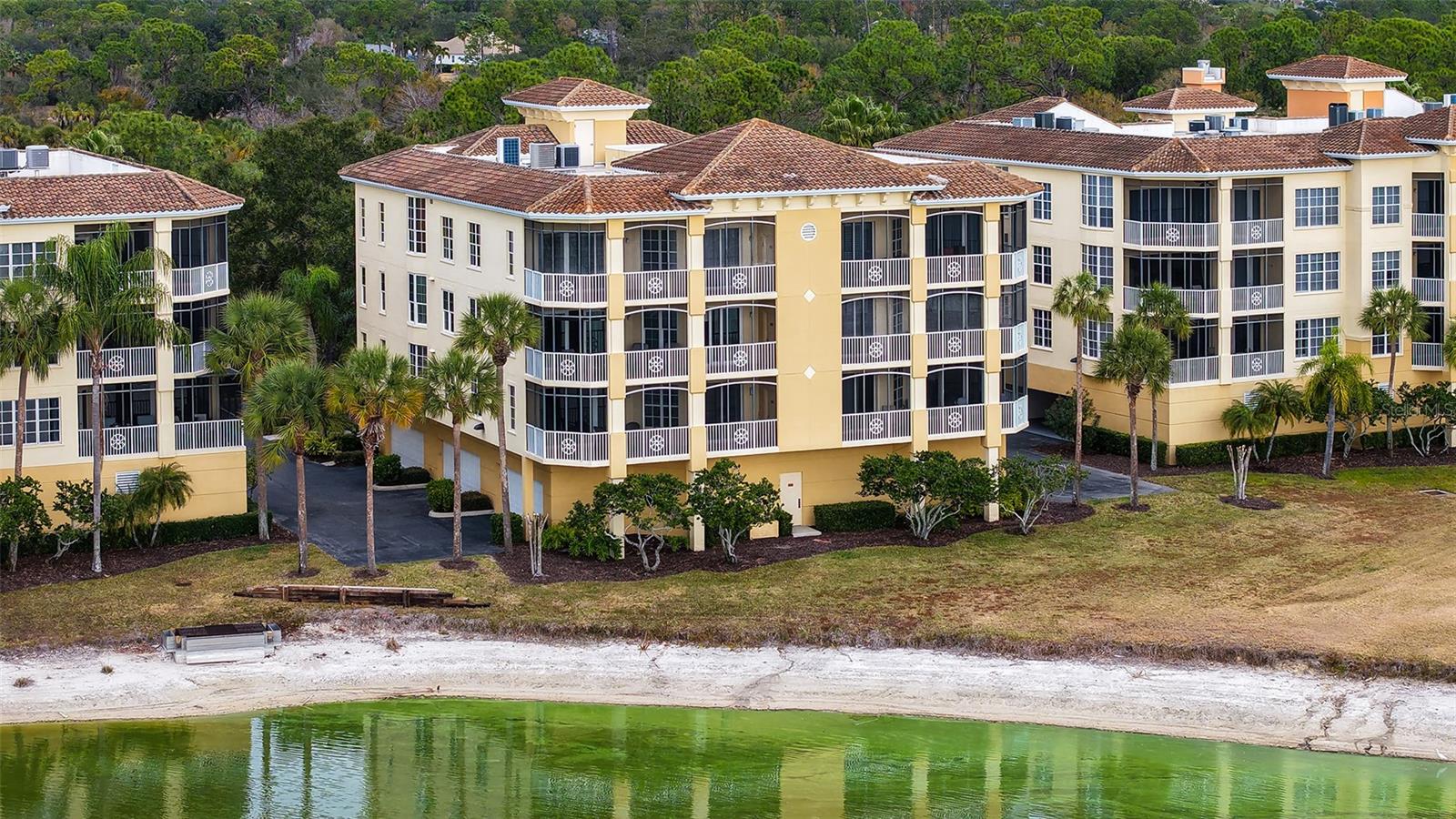 Image 51 of 98 For 6340 Watercrest Way 301