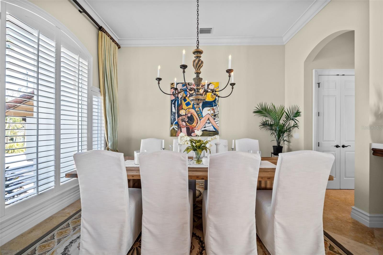 Listing photo id 9 for 1394 Harbor Drive