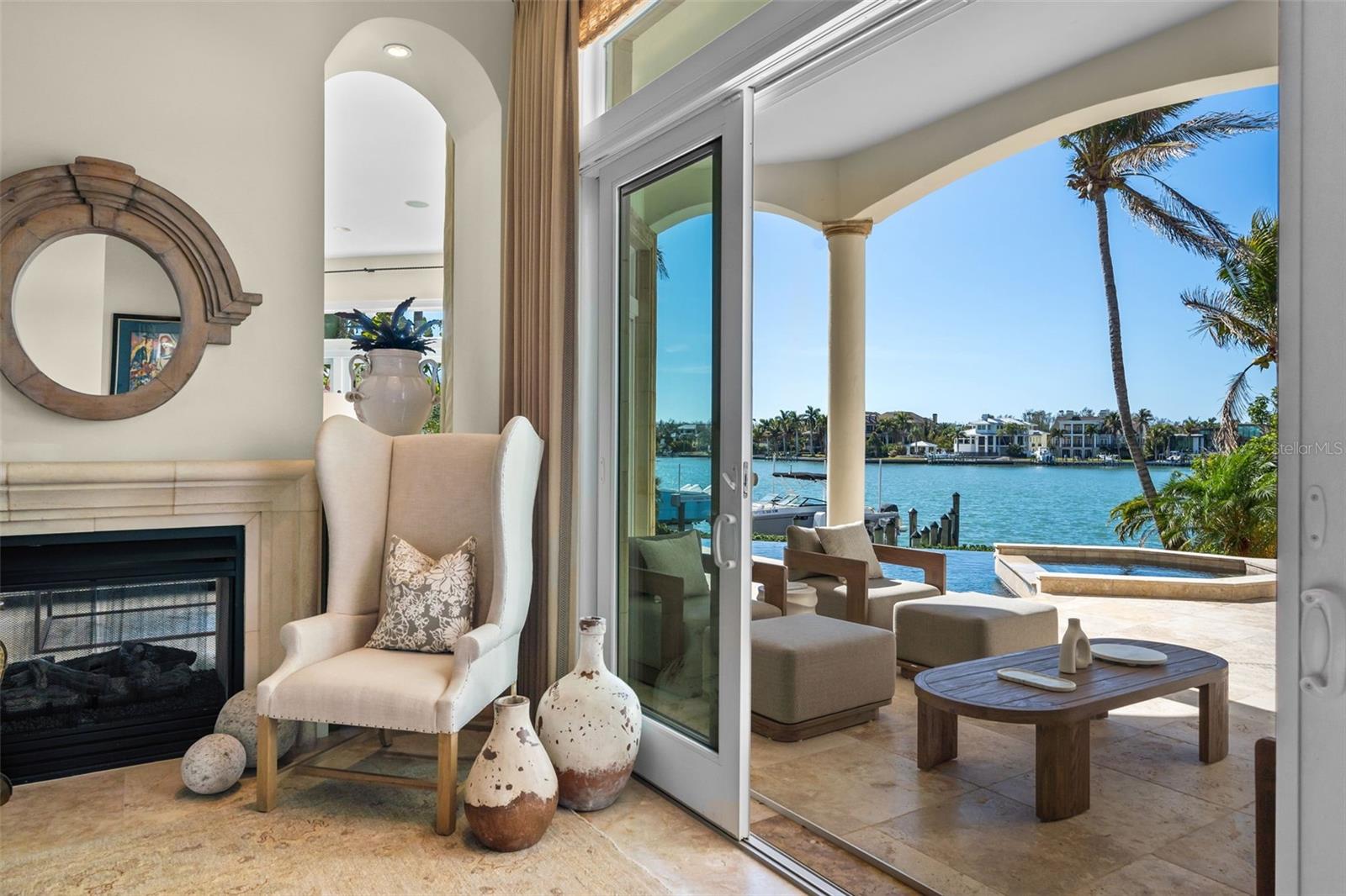 Listing photo id 14 for 1394 Harbor Drive