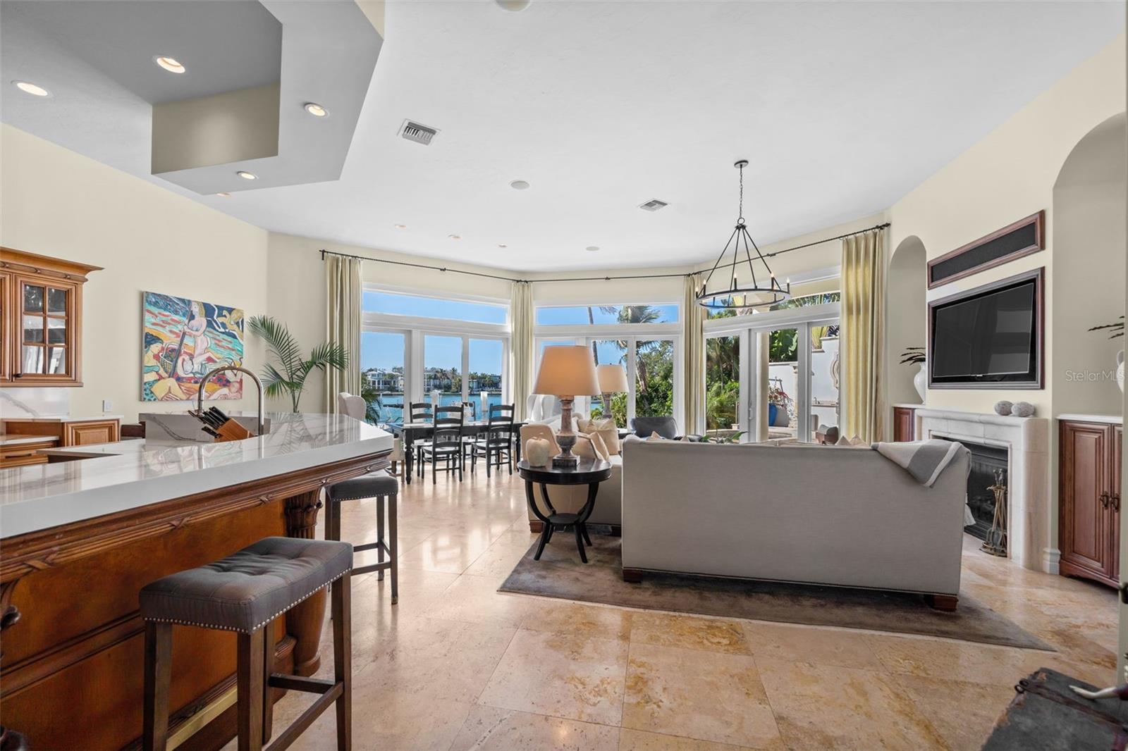 Listing photo id 15 for 1394 Harbor Drive