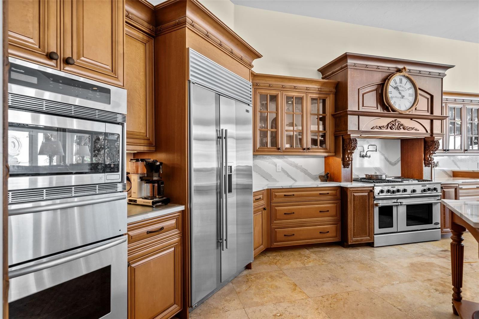 Listing photo id 17 for 1394 Harbor Drive