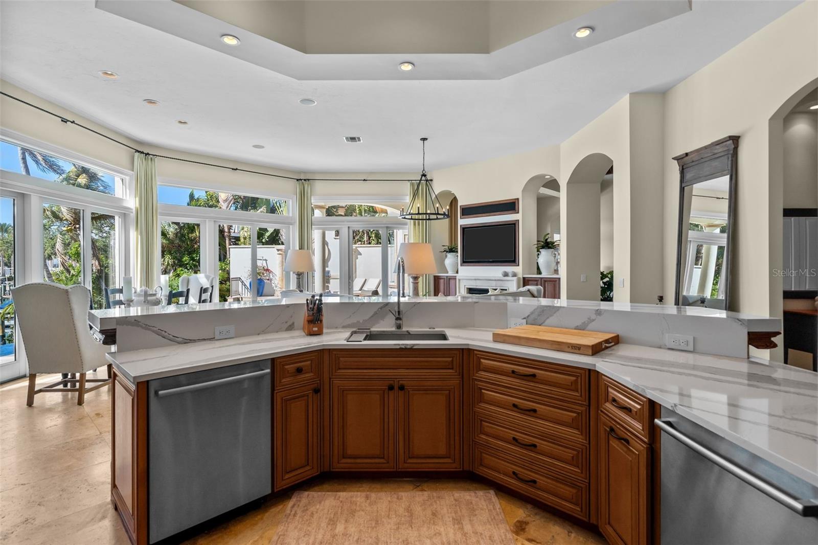 Listing photo id 21 for 1394 Harbor Drive