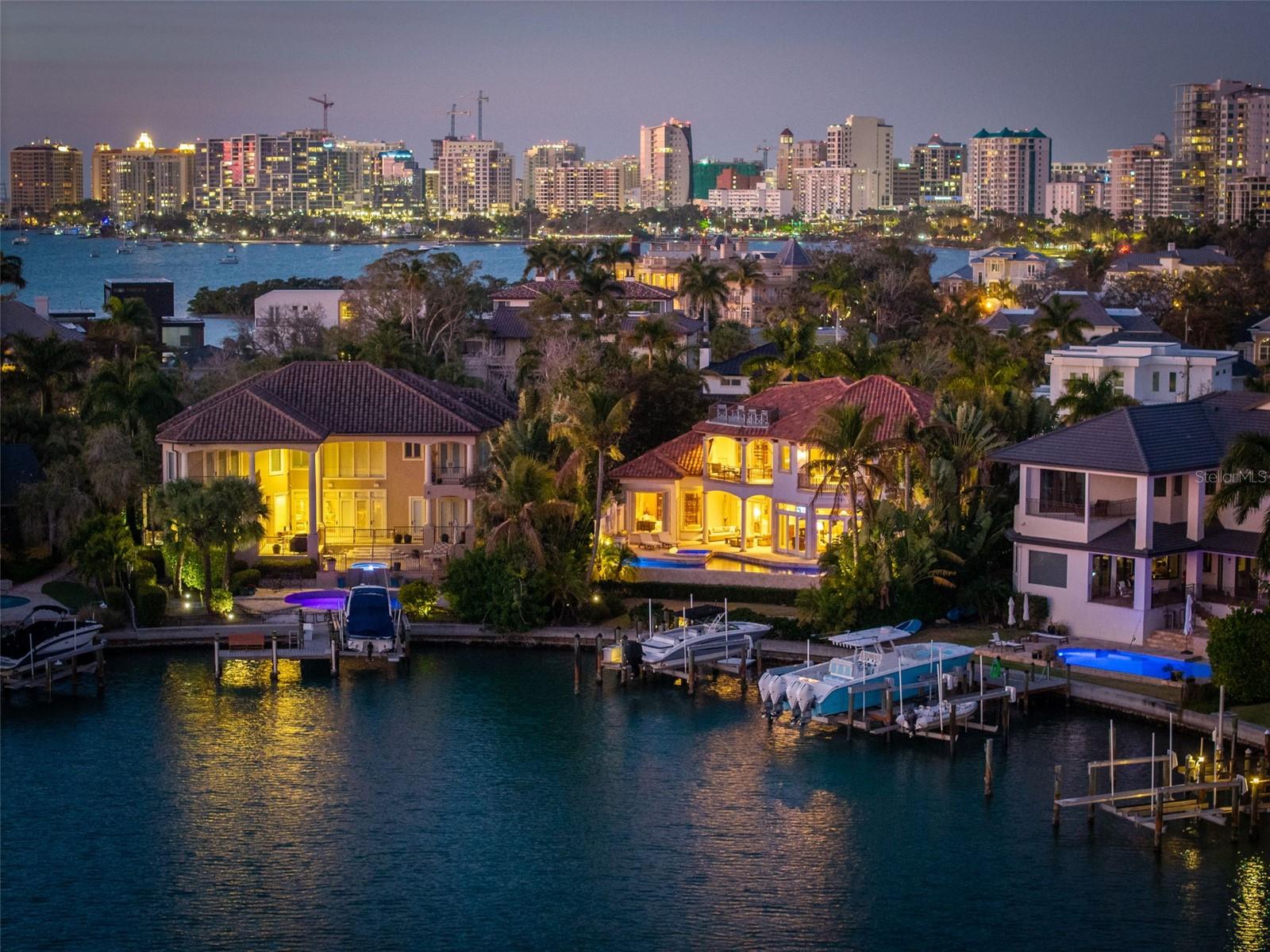 Listing photo id 1 for 1394 Harbor Drive