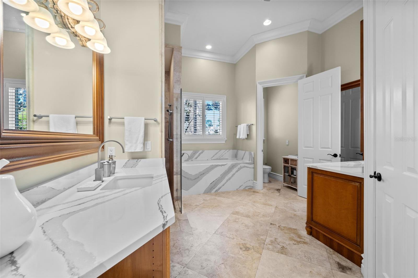 Listing photo id 33 for 1394 Harbor Drive