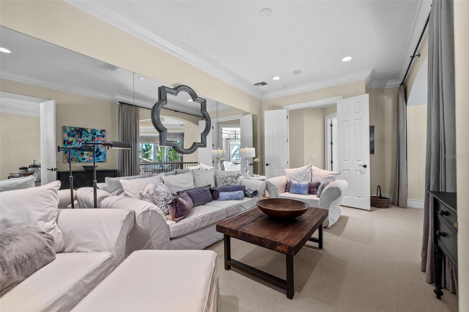 Listing photo id 41 for 1394 Harbor Drive