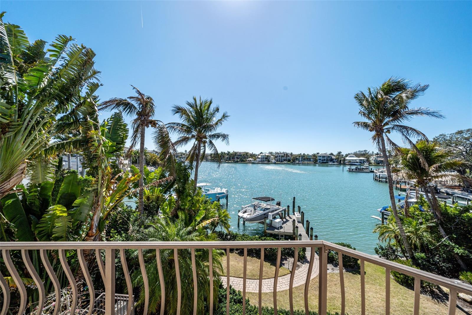 Listing photo id 47 for 1394 Harbor Drive