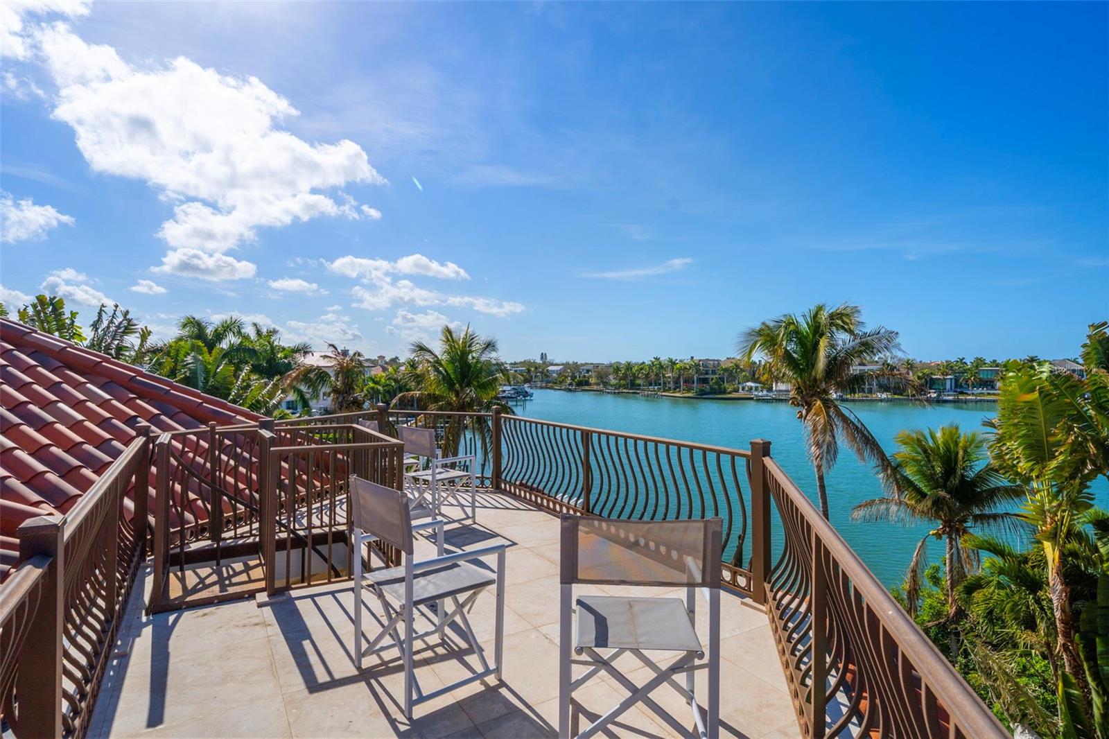 Listing photo id 55 for 1394 Harbor Drive