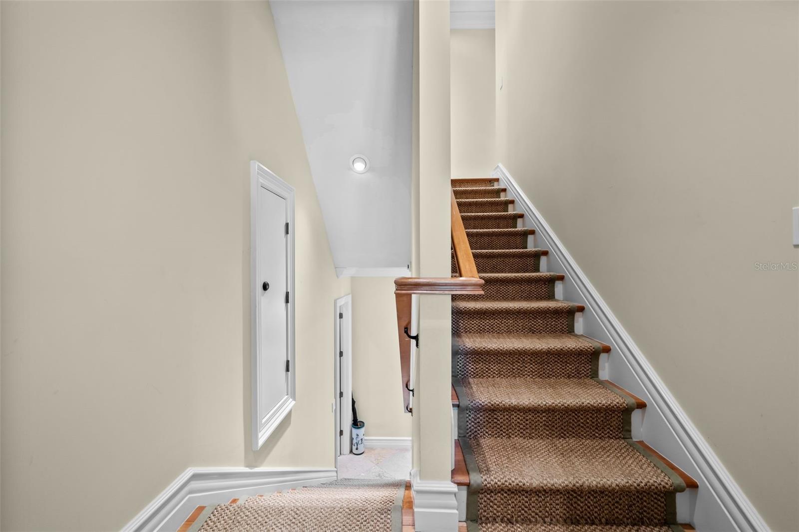 Listing photo id 57 for 1394 Harbor Drive