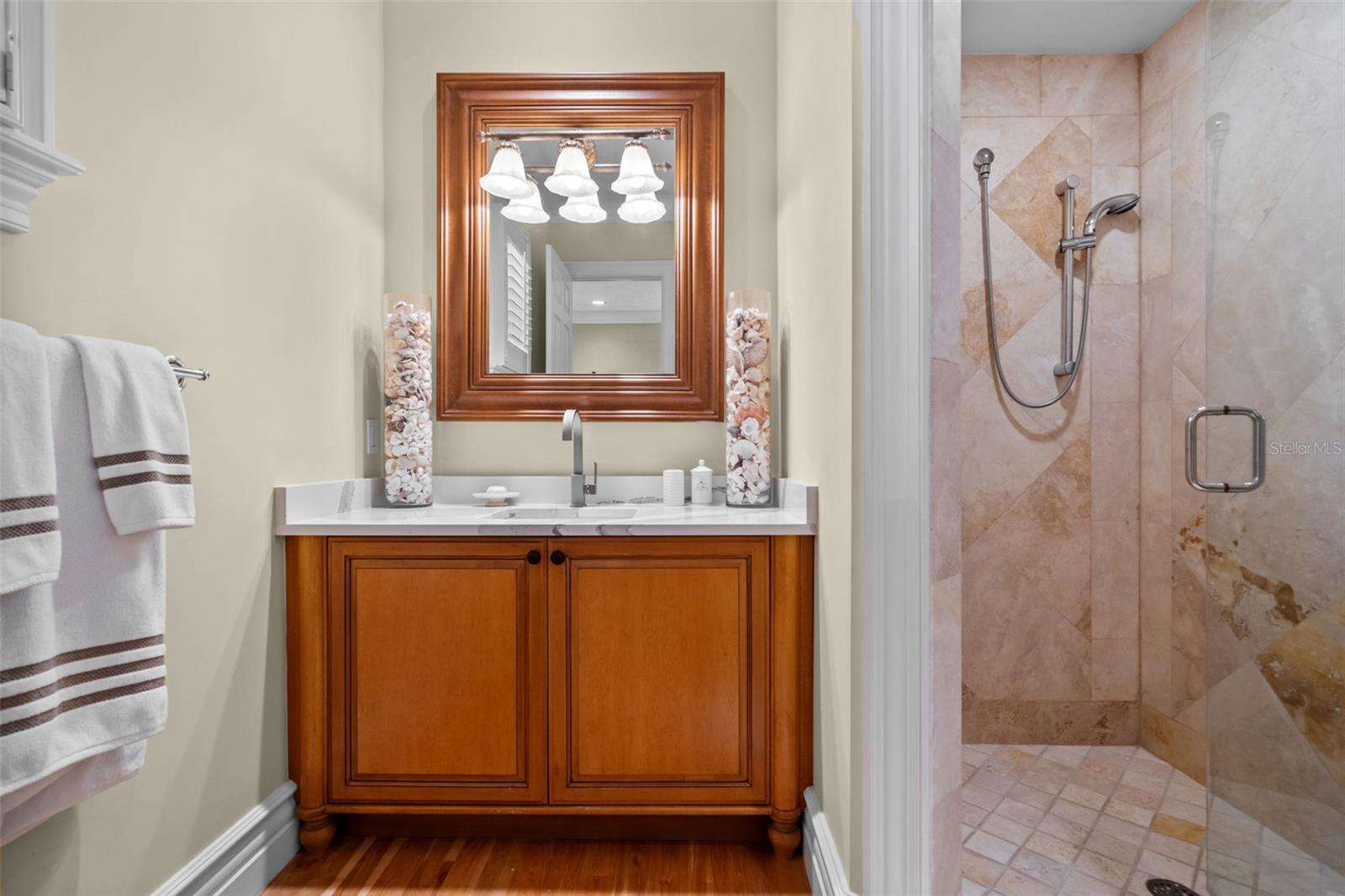 Listing photo id 60 for 1394 Harbor Drive