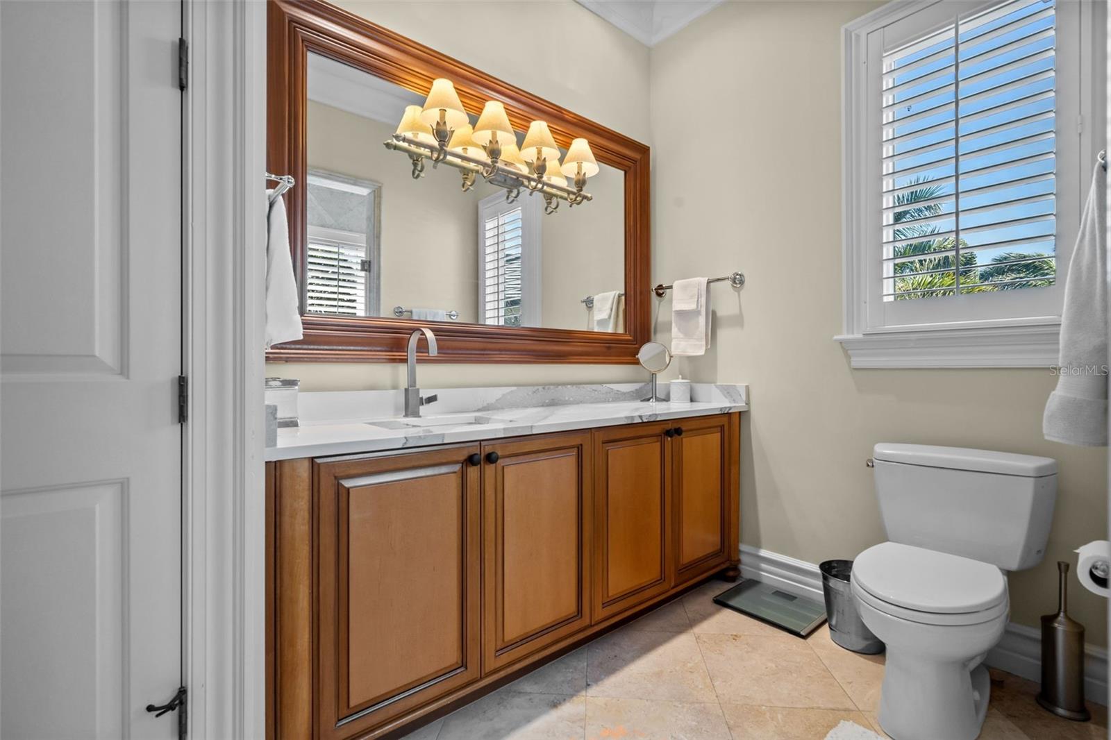 Listing photo id 63 for 1394 Harbor Drive