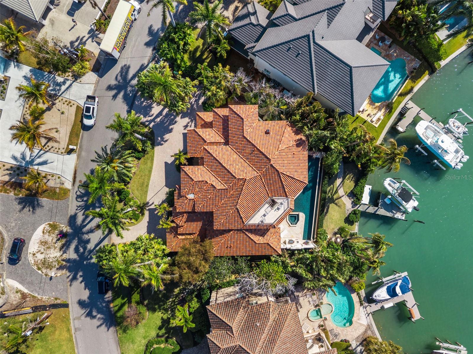 Listing photo id 65 for 1394 Harbor Drive