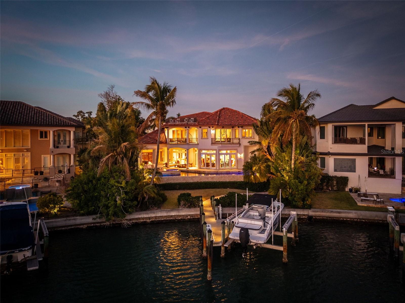 Listing photo id 66 for 1394 Harbor Drive