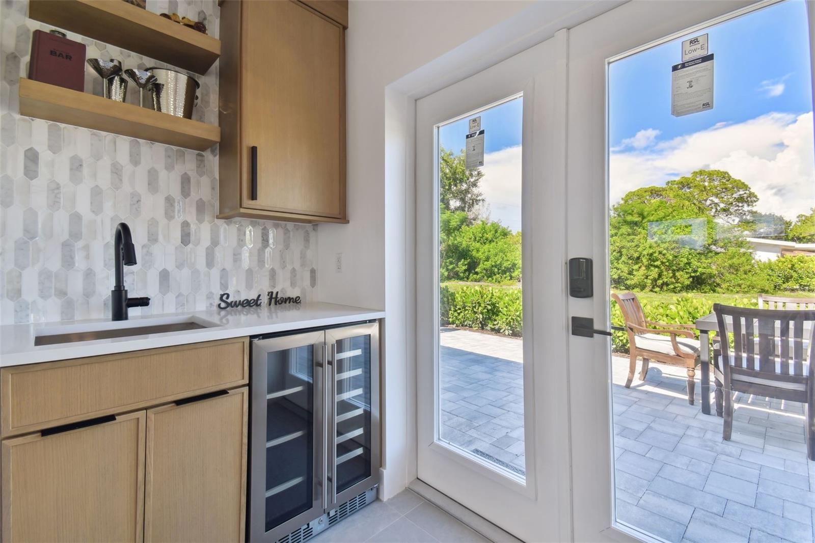 Image 28 of 54 For 301 Aurora Street E