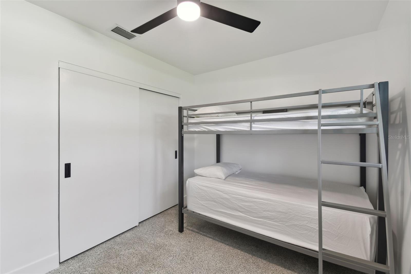 Image 41 of 54 For 301 Aurora Street E