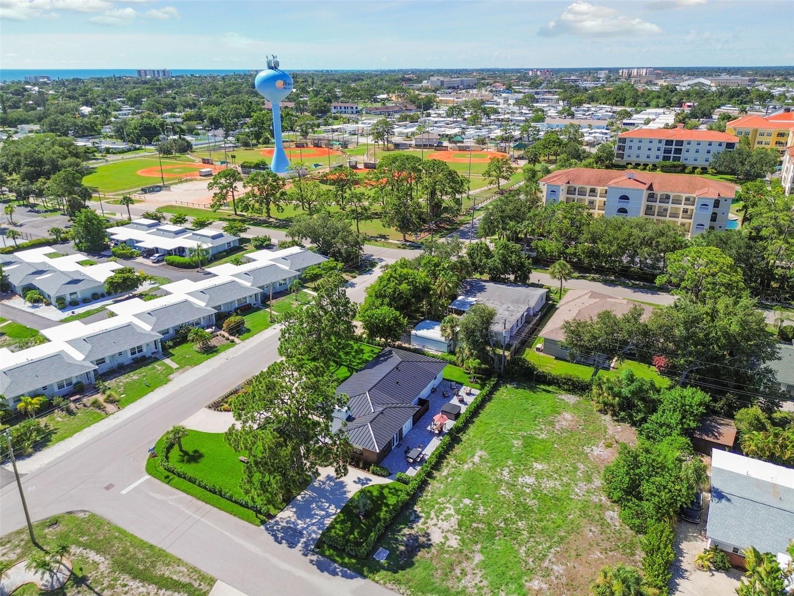 Image 54 of 54 For 301 Aurora Street E