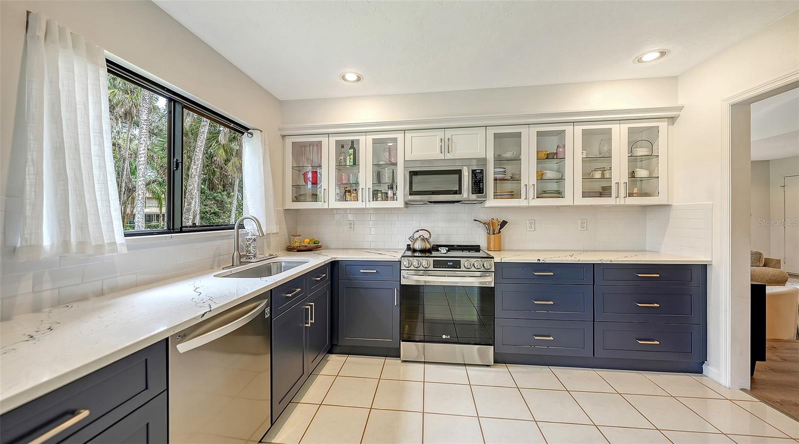 Image 21 of 56 For 7547 Silver Fern Boulevard 54