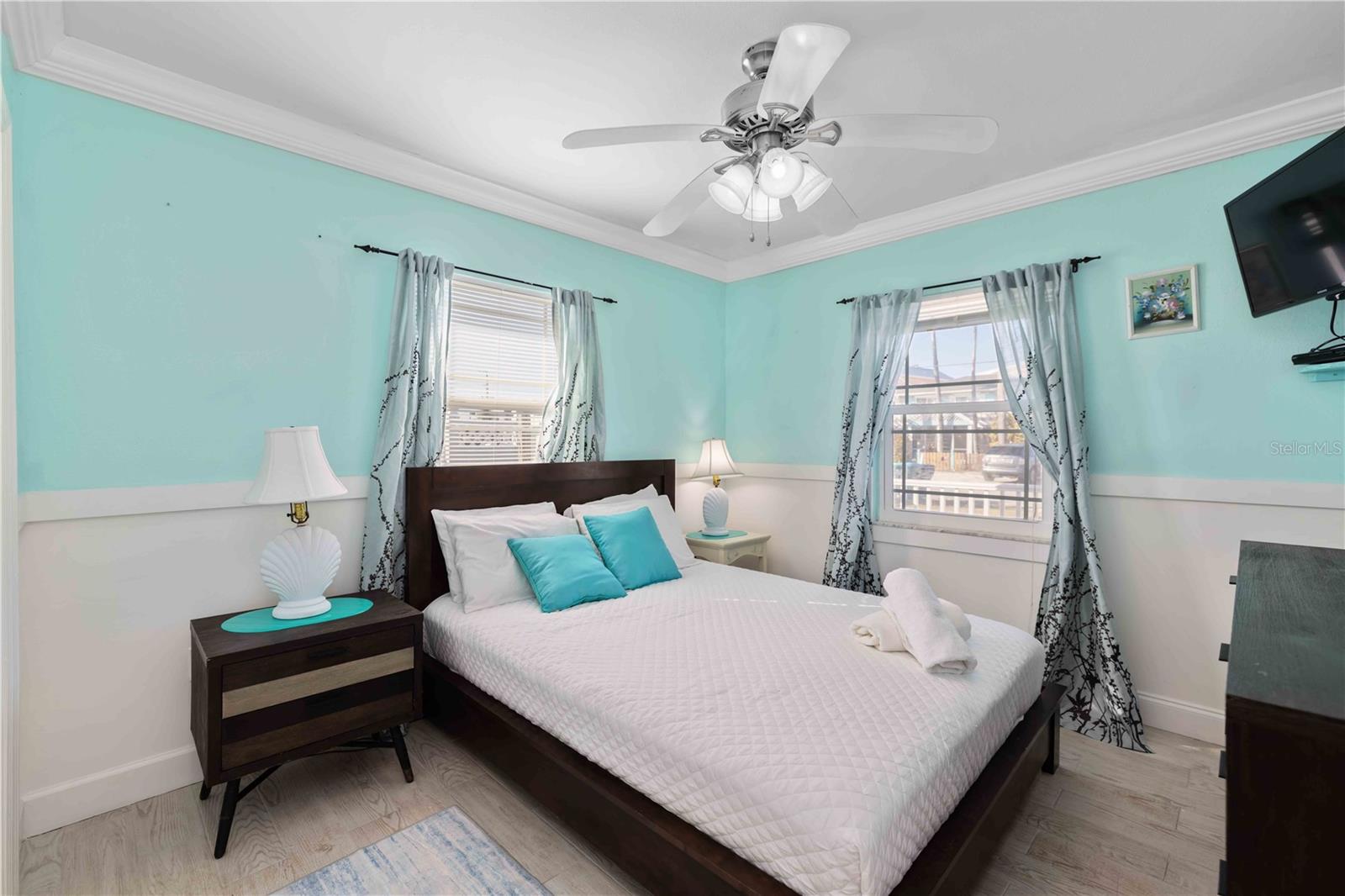 Image 15 of 23 For 111 9th Street N