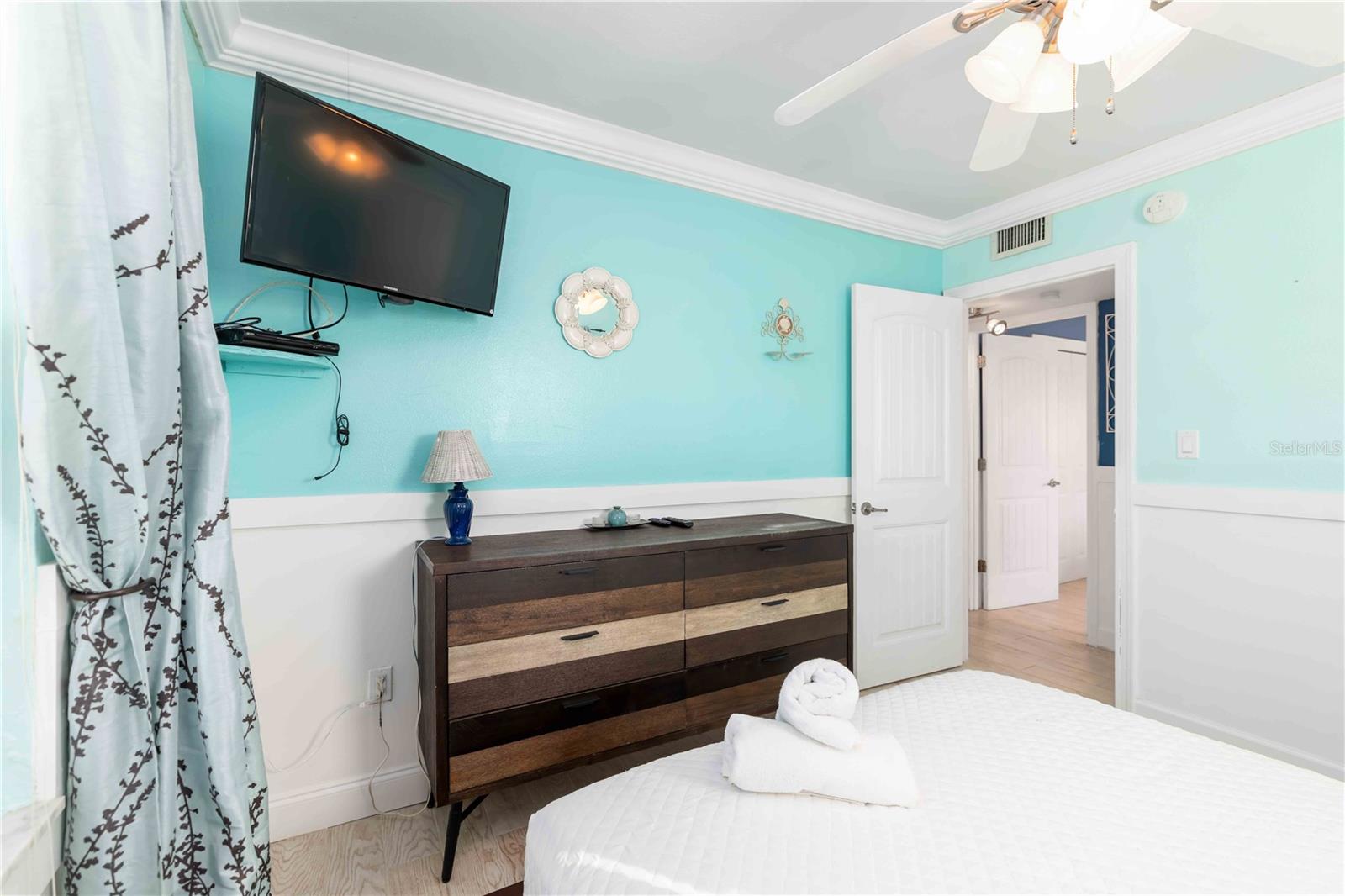 Image 16 of 23 For 111 9th Street N