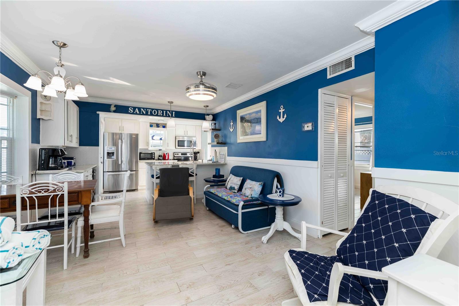 Image 6 of 23 For 111 9th Street N