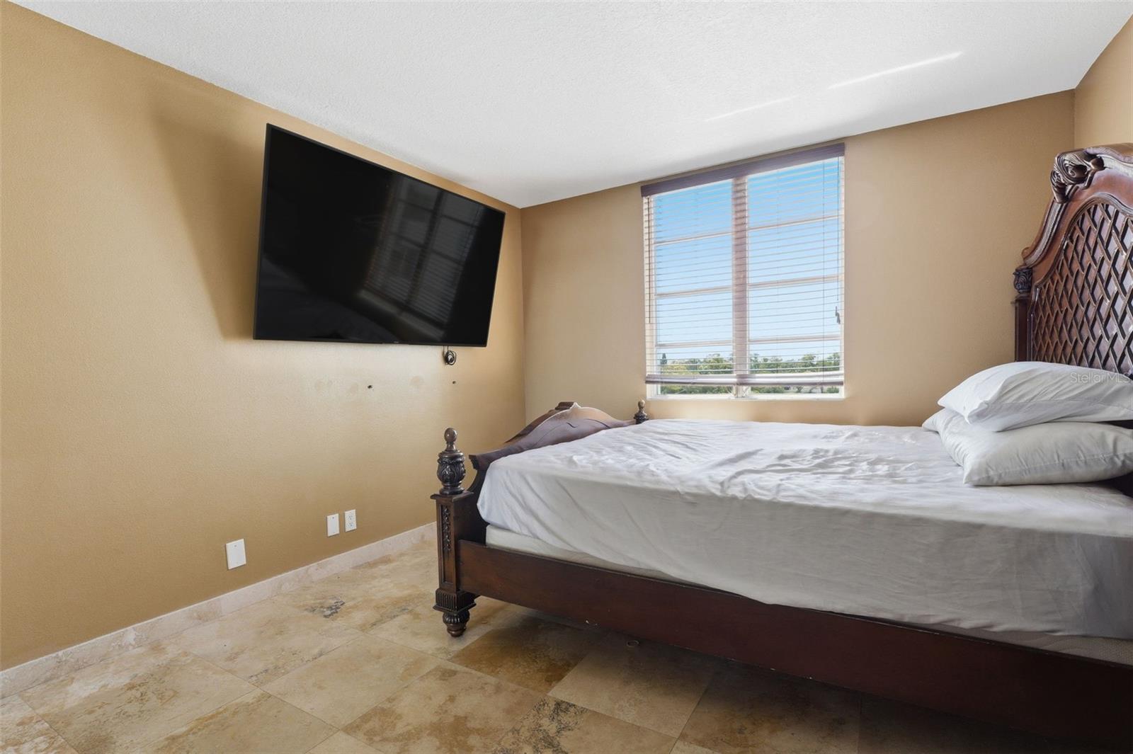 Image 16 of 37 For 2901 26th Street W 509