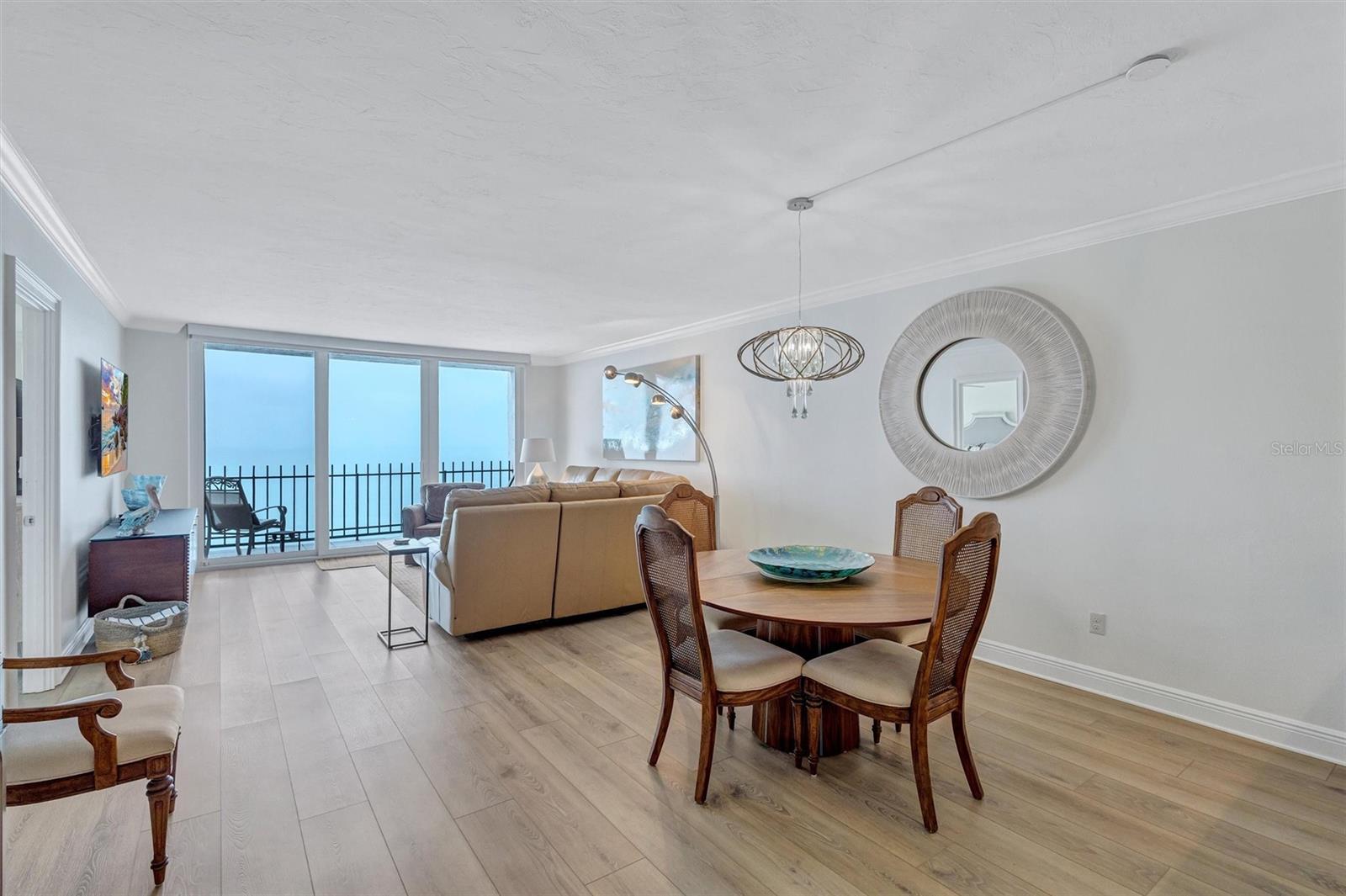 Listing photo id 15 for 1212 Benjamin Franklin Drive 1001