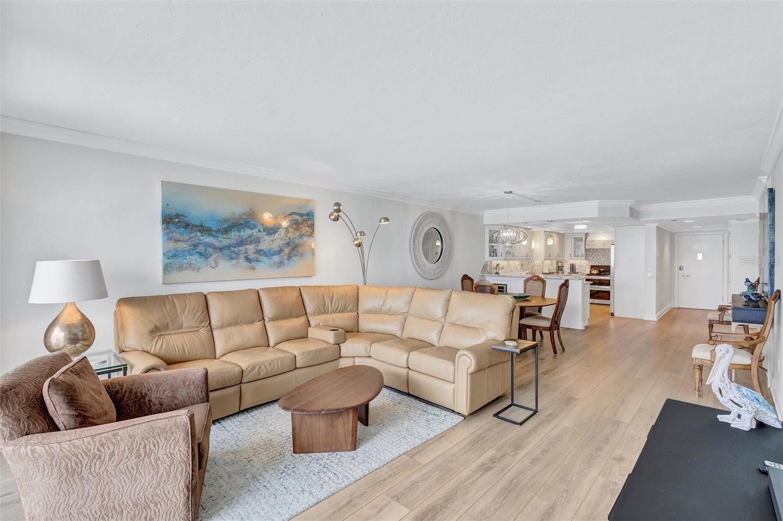 Listing photo id 17 for 1212 Benjamin Franklin Drive 1001