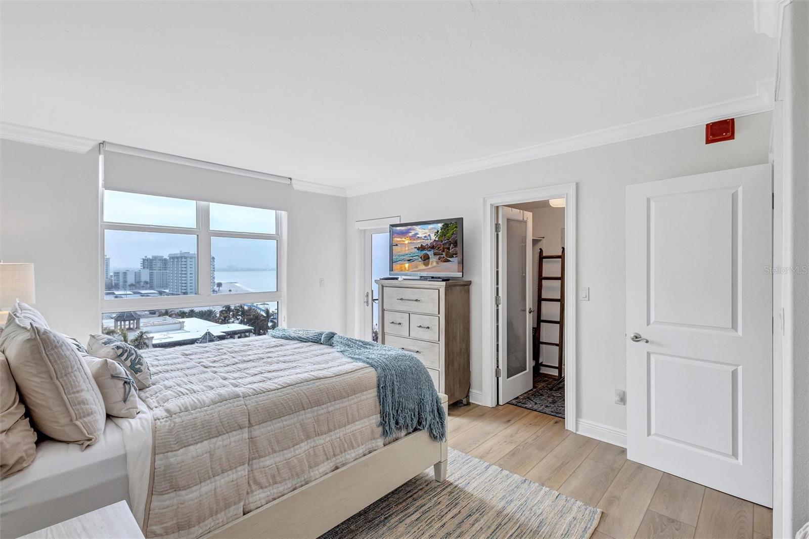Listing photo id 25 for 1212 Benjamin Franklin Drive 1001