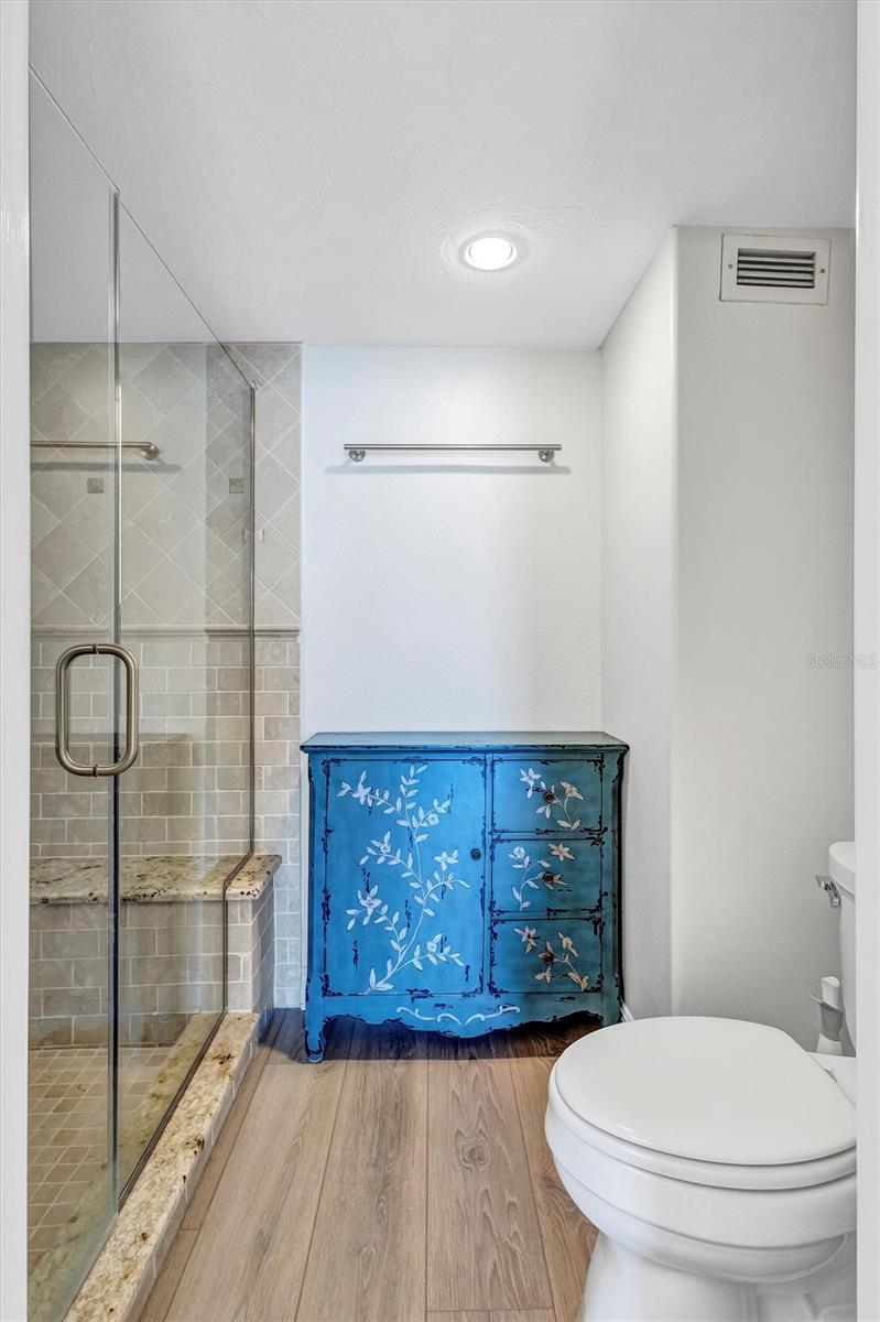 Listing photo id 40 for 1212 Benjamin Franklin Drive 1001