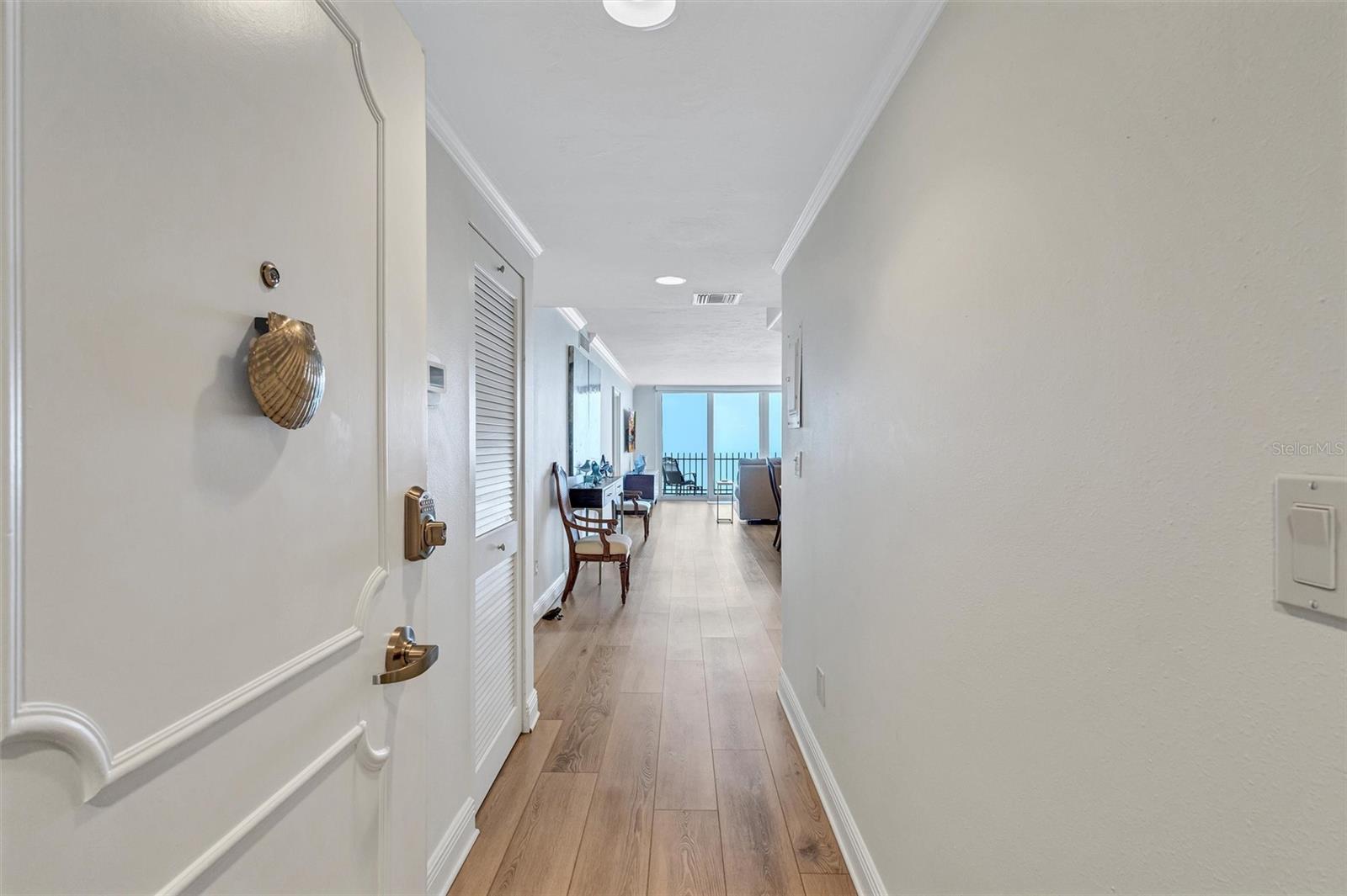 Listing photo id 5 for 1212 Benjamin Franklin Drive 1001