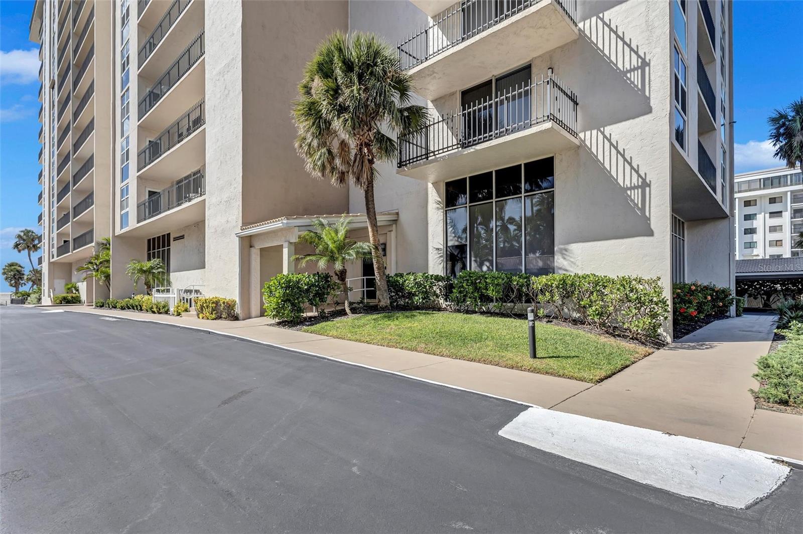 Listing photo id 72 for 1212 Benjamin Franklin Drive 1001