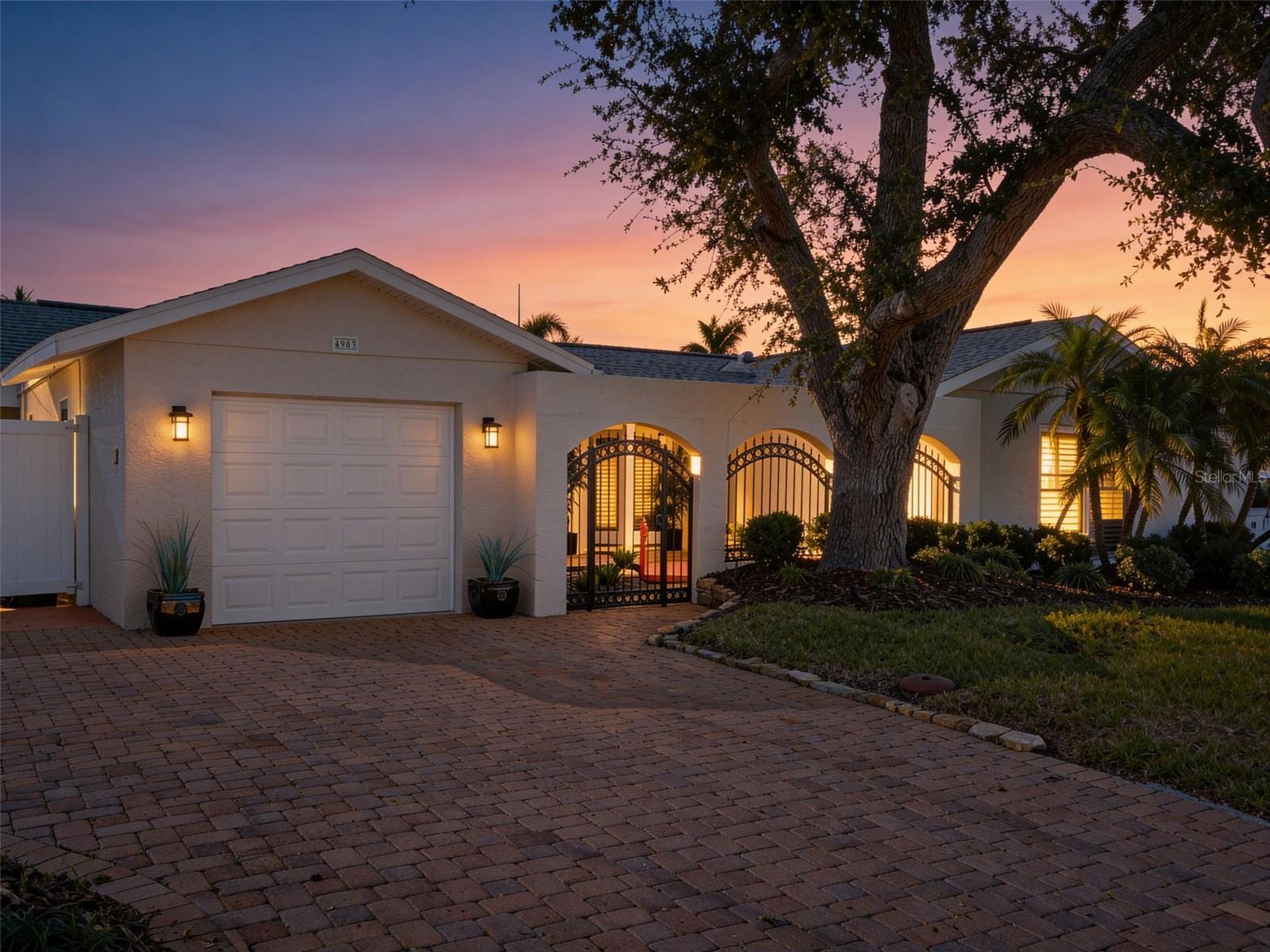 Image 4 of 63 For 4903 Commonwealth Road