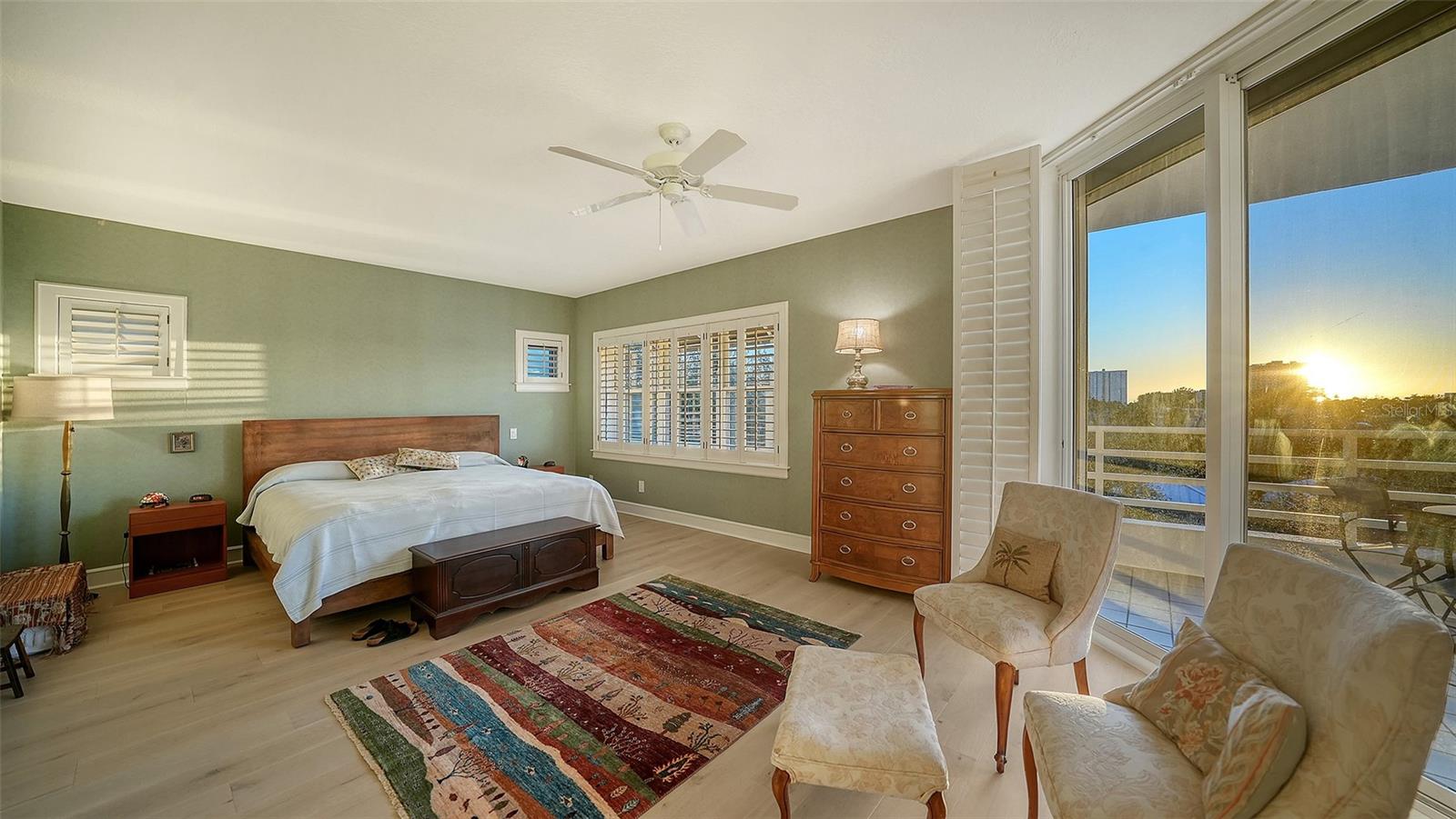 Listing photo id 21 for 2450 Harbourside Drive 234