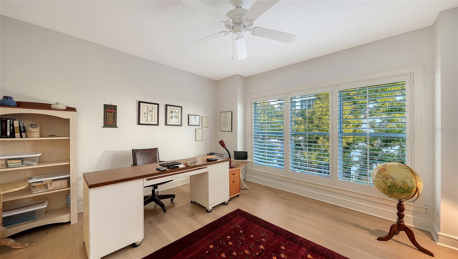 Listing photo id 24 for 2450 Harbourside Drive 234