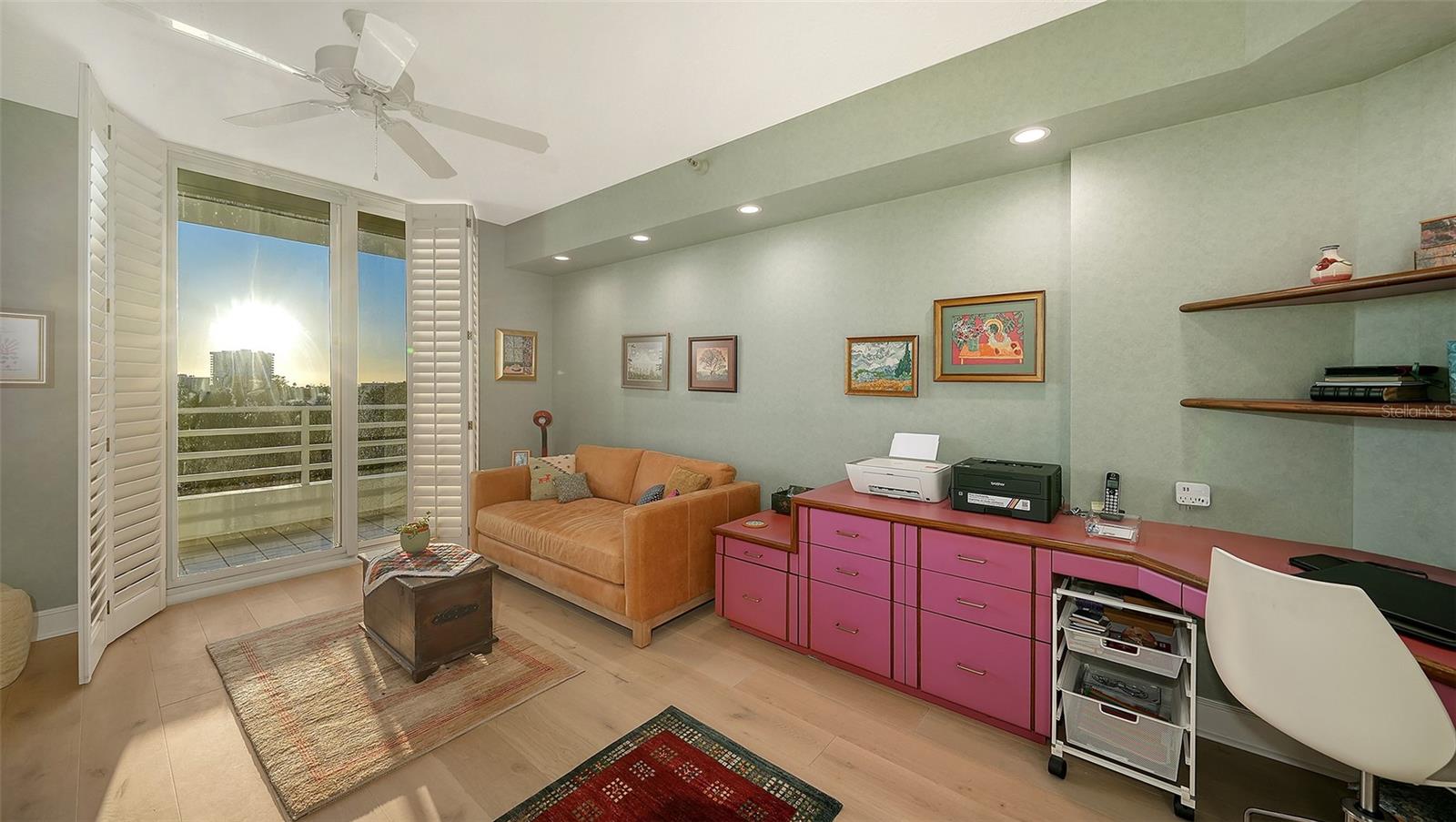 Listing photo id 26 for 2450 Harbourside Drive 234