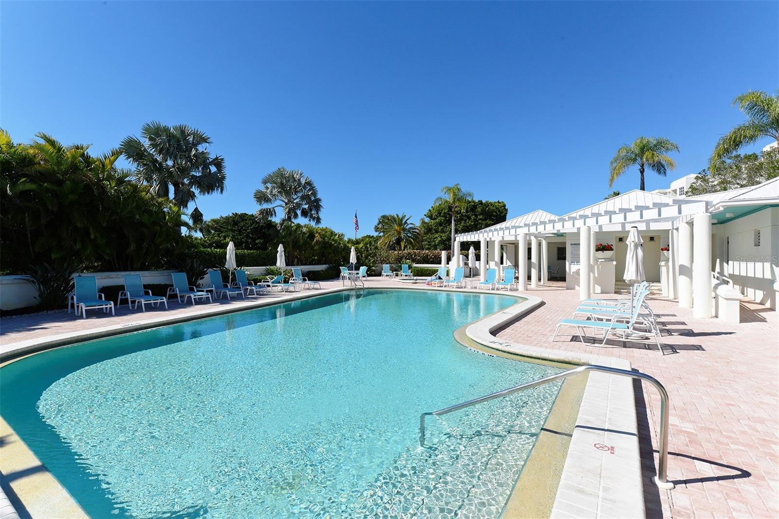 Listing photo id 35 for 2450 Harbourside Drive 234