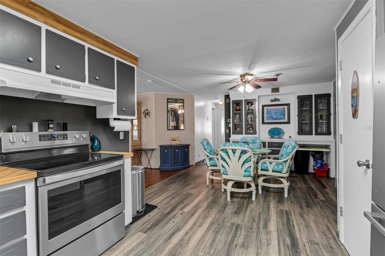 Image 21 of 50 For 5619 Bayshore Road 466