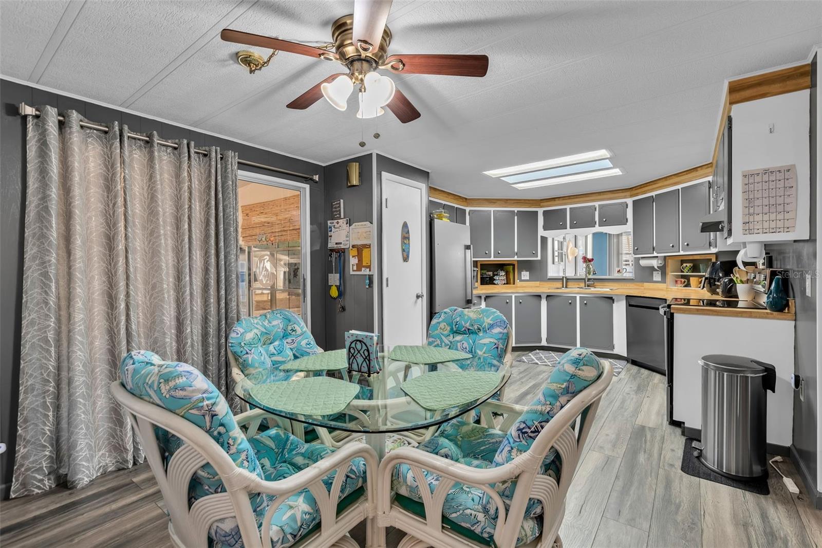 Image 24 of 50 For 5619 Bayshore Road 466