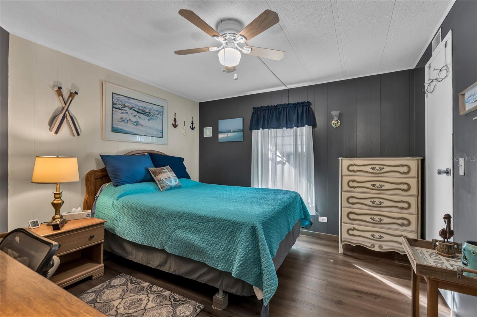 Image 27 of 50 For 5619 Bayshore Road 466