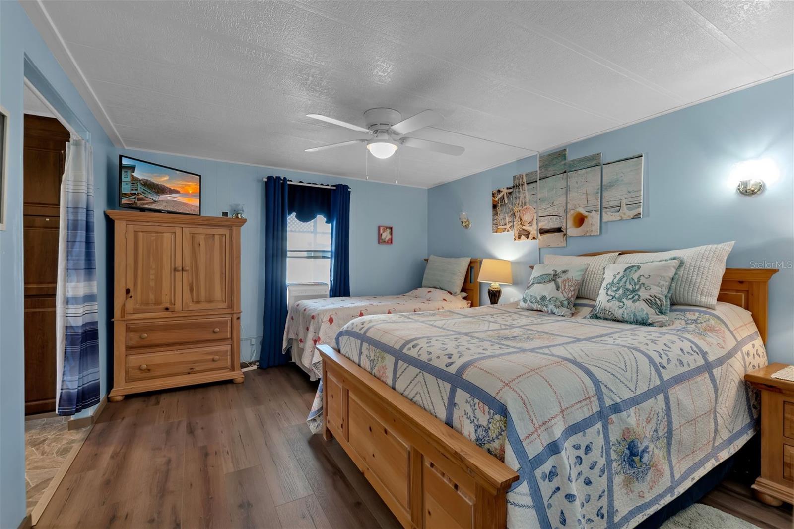 Image 30 of 50 For 5619 Bayshore Road 466