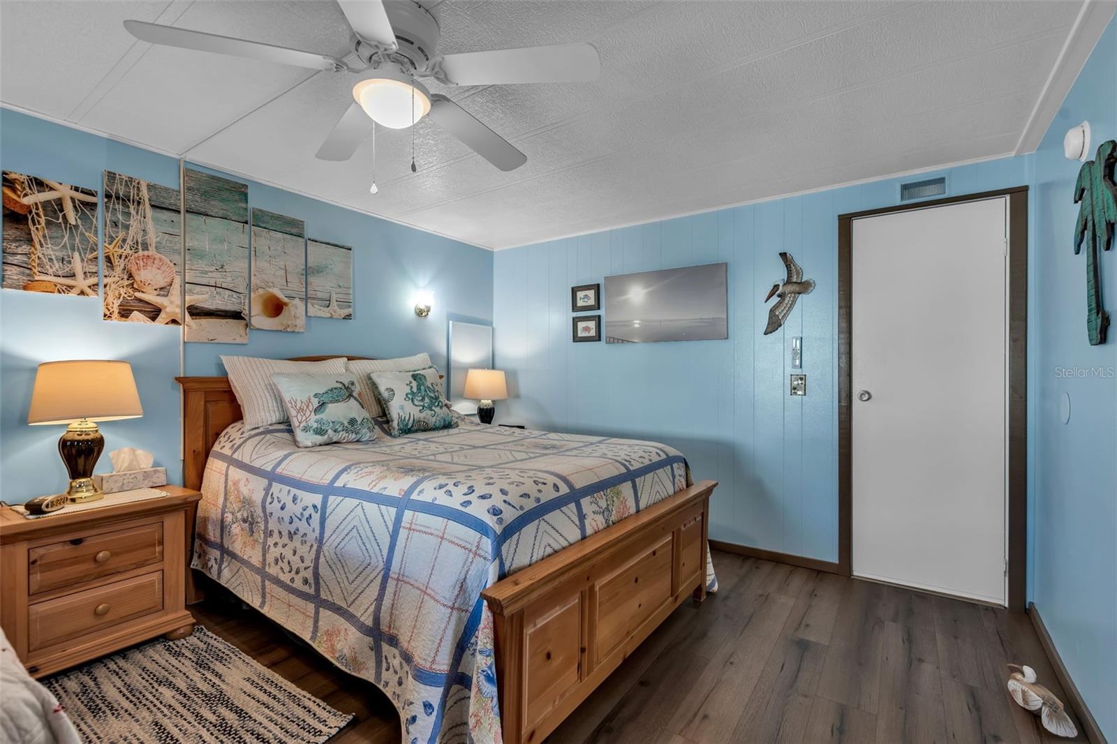 Image 31 of 50 For 5619 Bayshore Road 466